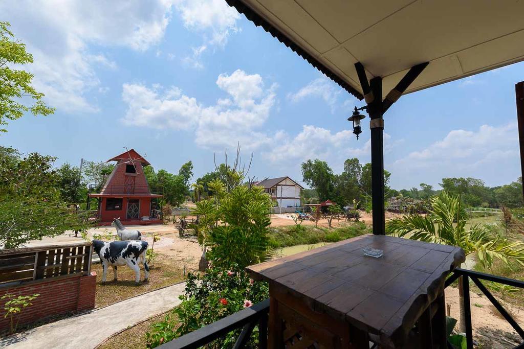 Ban Huai Yai Cowboy Farm Resort Pattaya מראה חיצוני תמונה